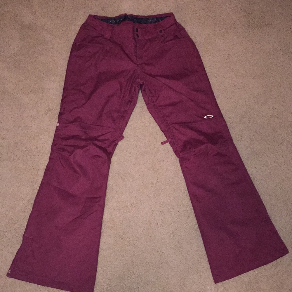 Maroon Oakley snowboarding pants